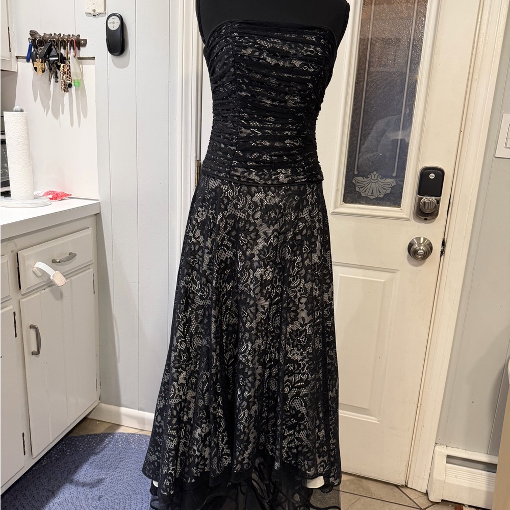 Chic Strapless Black Lace Dress